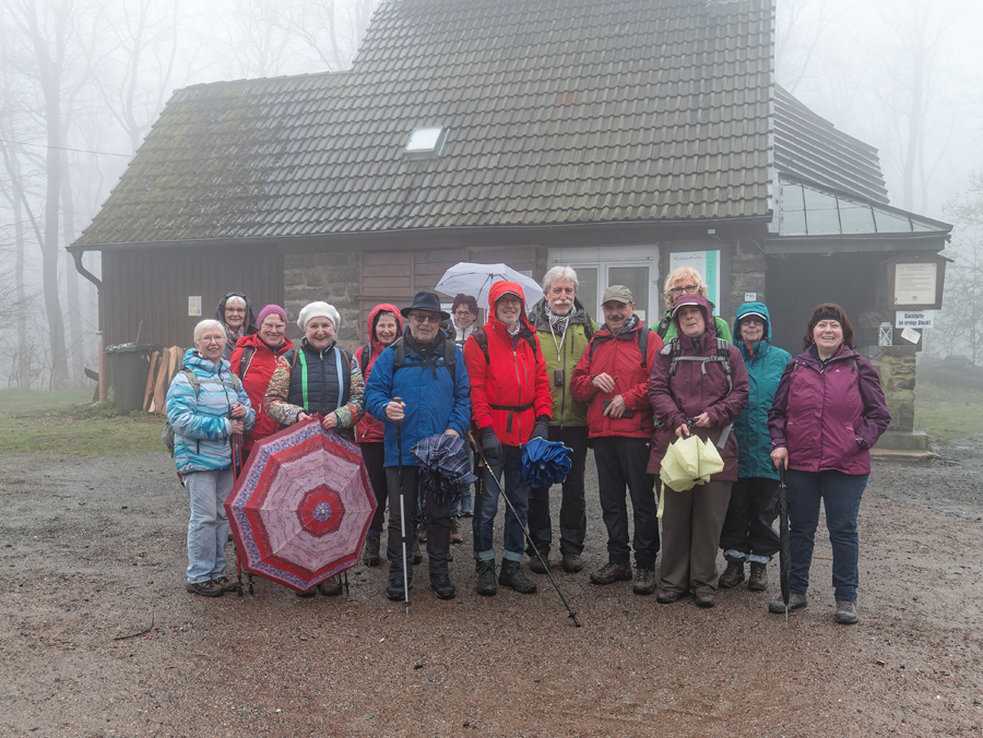 9km-Wandergruppe-am-Kaiserturm