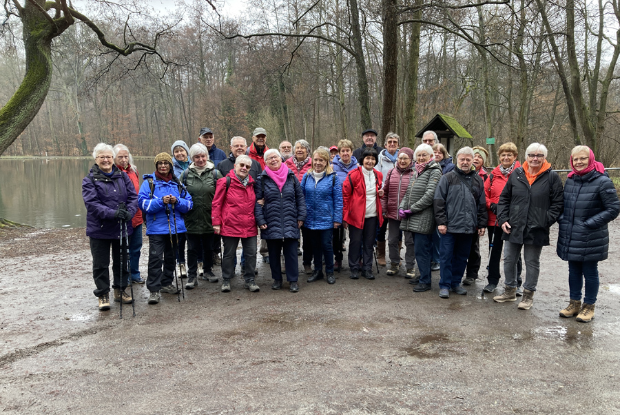 Wandergruppe-am-Ludwigsteich