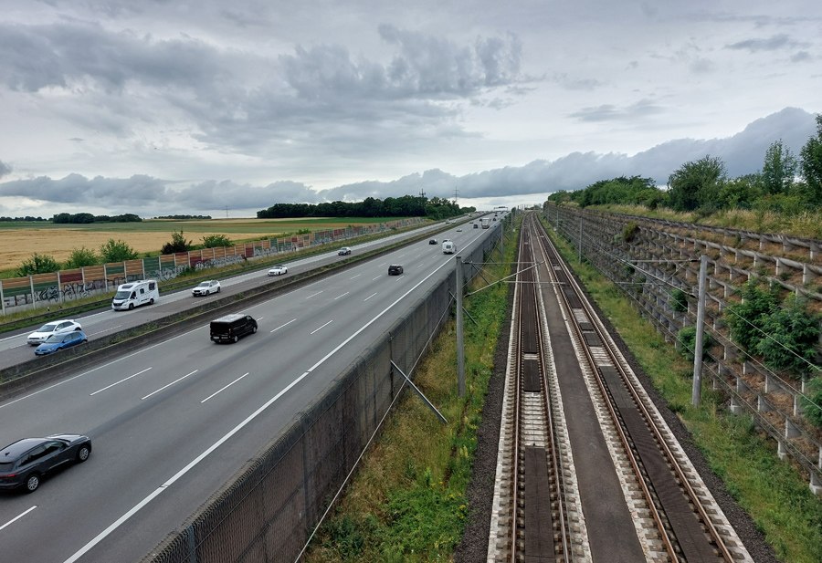 Autobahn-und-ICE-Trasse