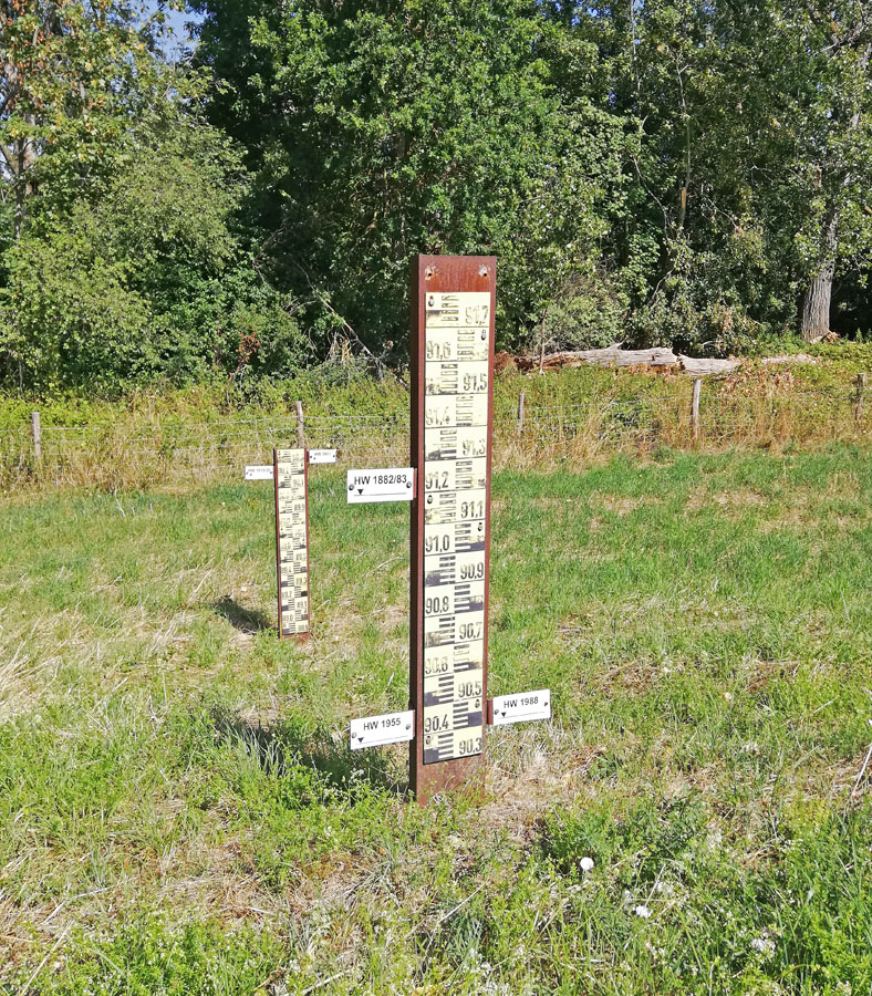 Weschnitz-Pegel-an-Muendung-in-Rhein
