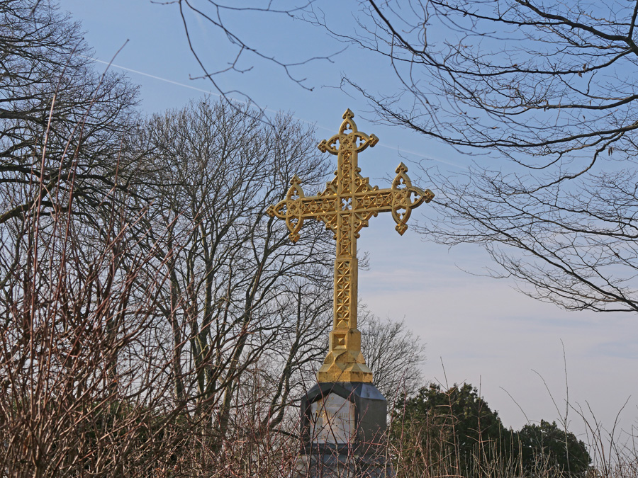 Kreuz-Heiligenberg