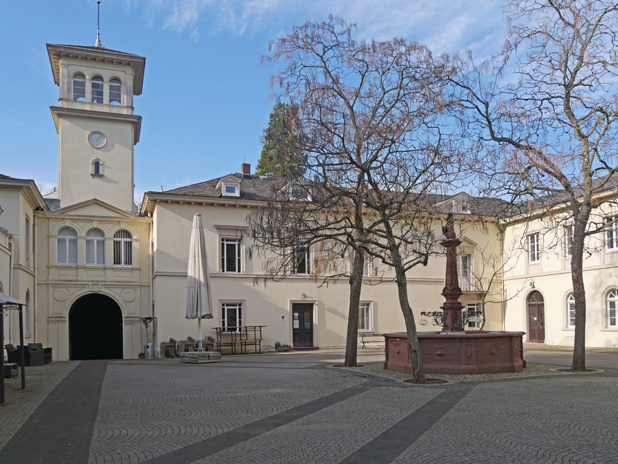 Schloss-Heiligenberg-Schlosshof