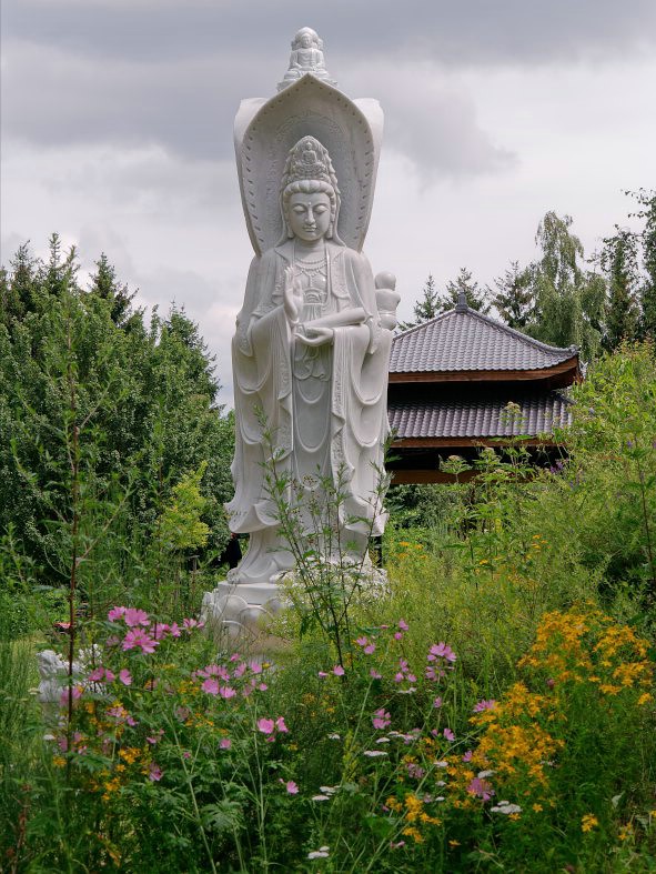 Hard-Buddastatue1.jpg